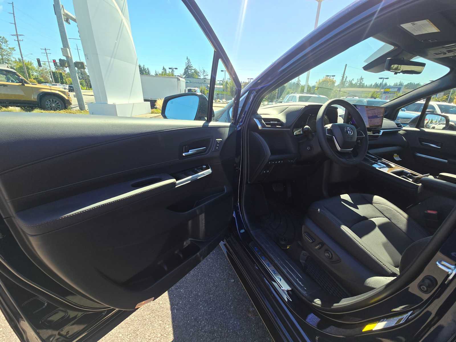 New 2026 Toyota Sienna Platinum AWD/4WD image 19