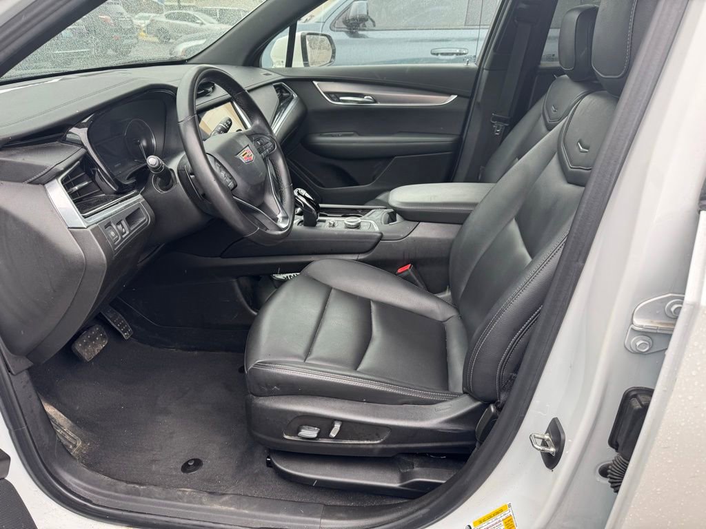Used 2023 Cadillac XT6 Luxury image 14