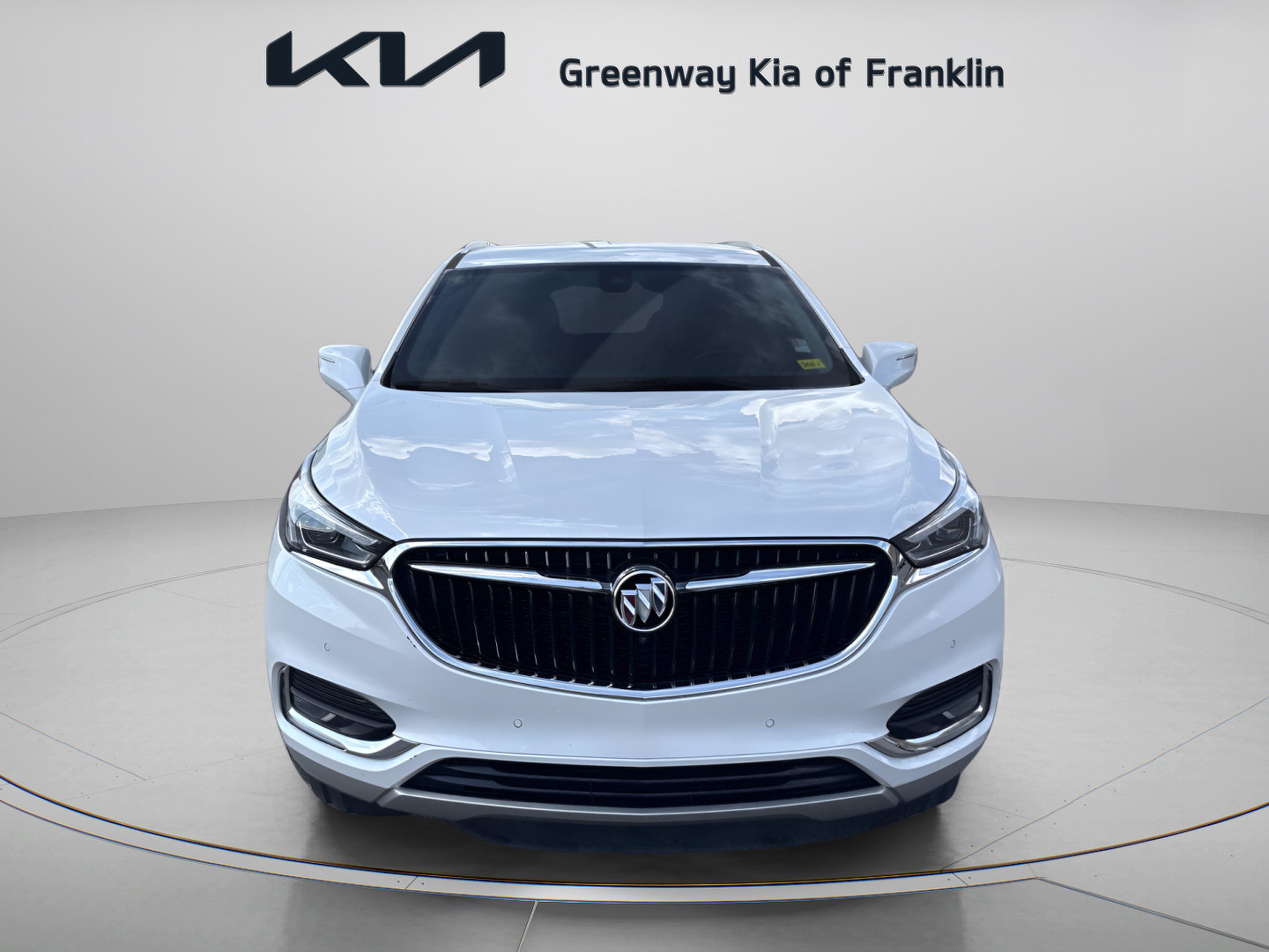 Used 2018 Buick Enclave Premium FWD image 2