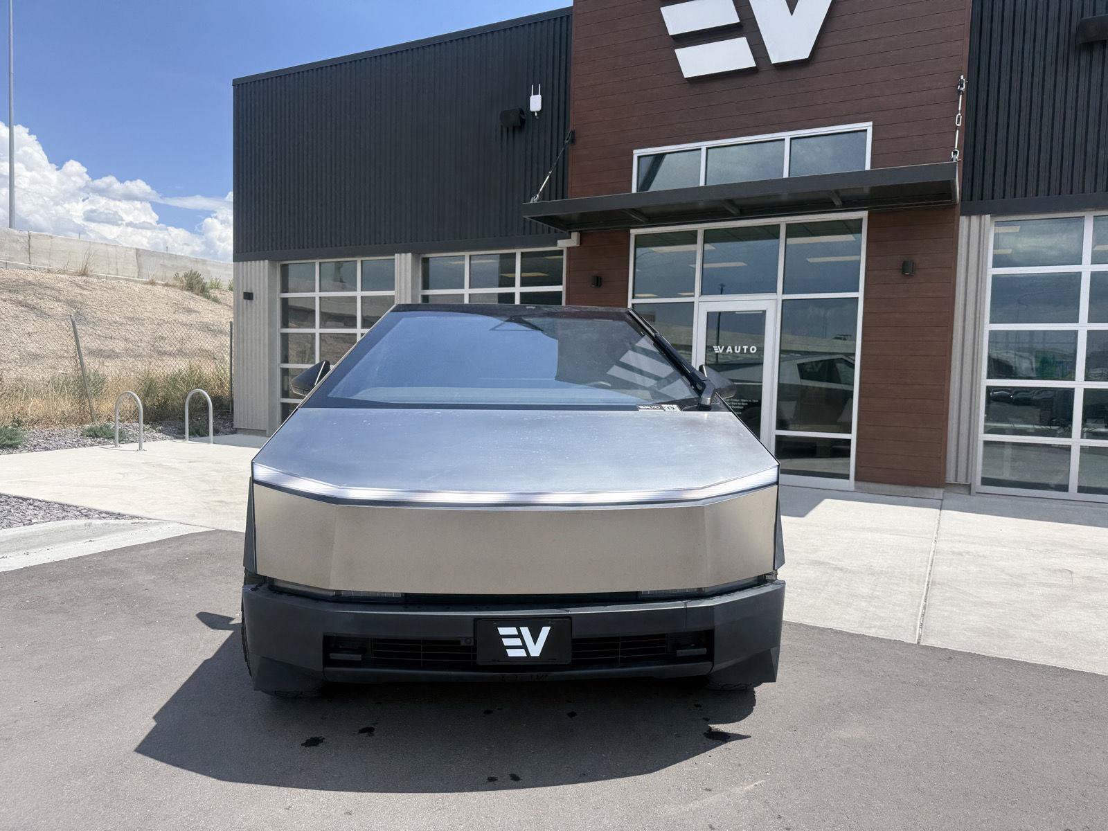 Used 2024 Tesla Cybertruck AWD Crew Cab image 3