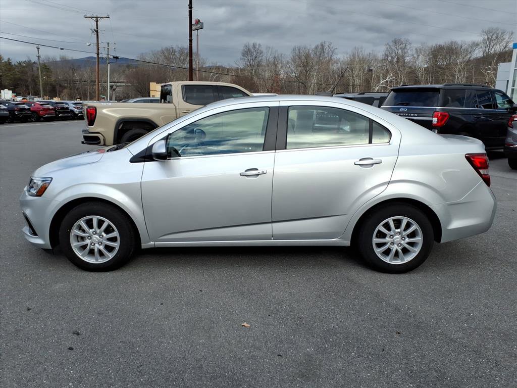 Used 2020 Chevrolet Sonic LT w/ Convenience Package image 2