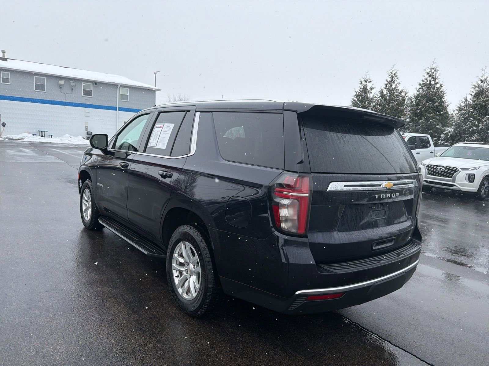 Used 2024 Chevrolet Tahoe LT image 3