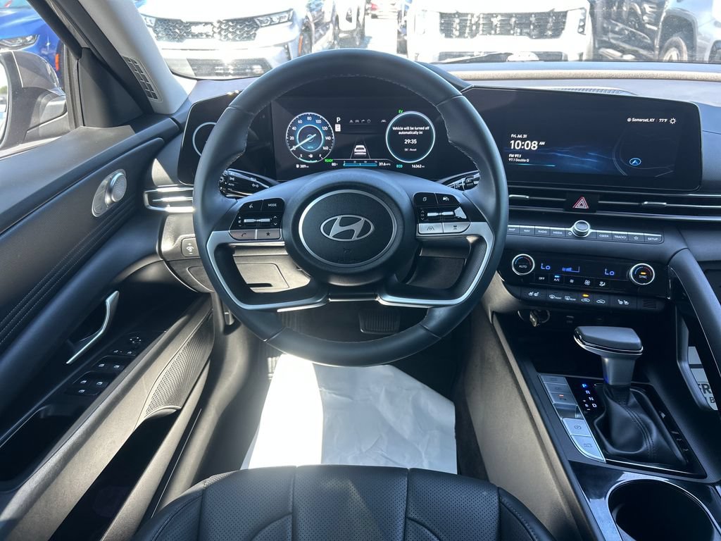 Used 2024 Hyundai Elantra Limited FWD image 16
