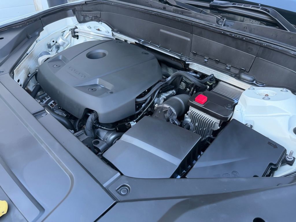 Used 2021 Volvo XC90 T5 Momentum image 31