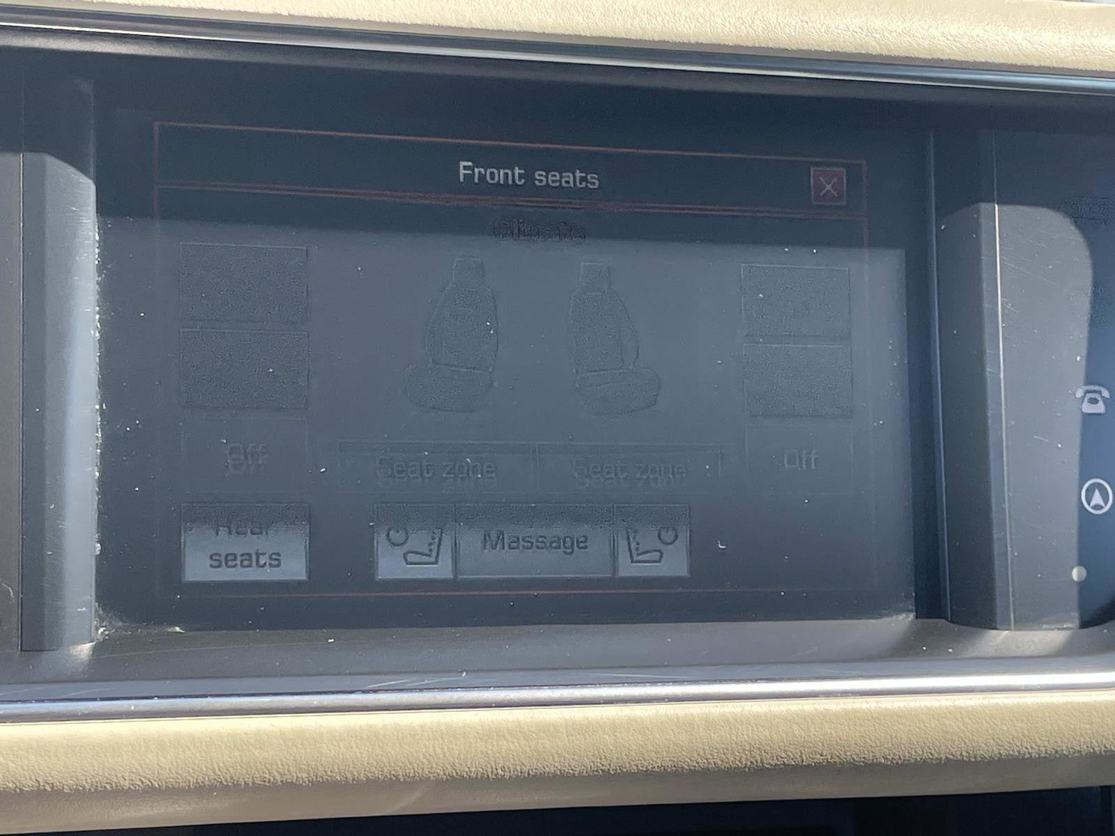 Used 2016 Land Rover Range Rover HSE image 21