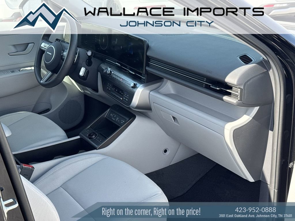 Used 2025 Hyundai Kona SEL image 37