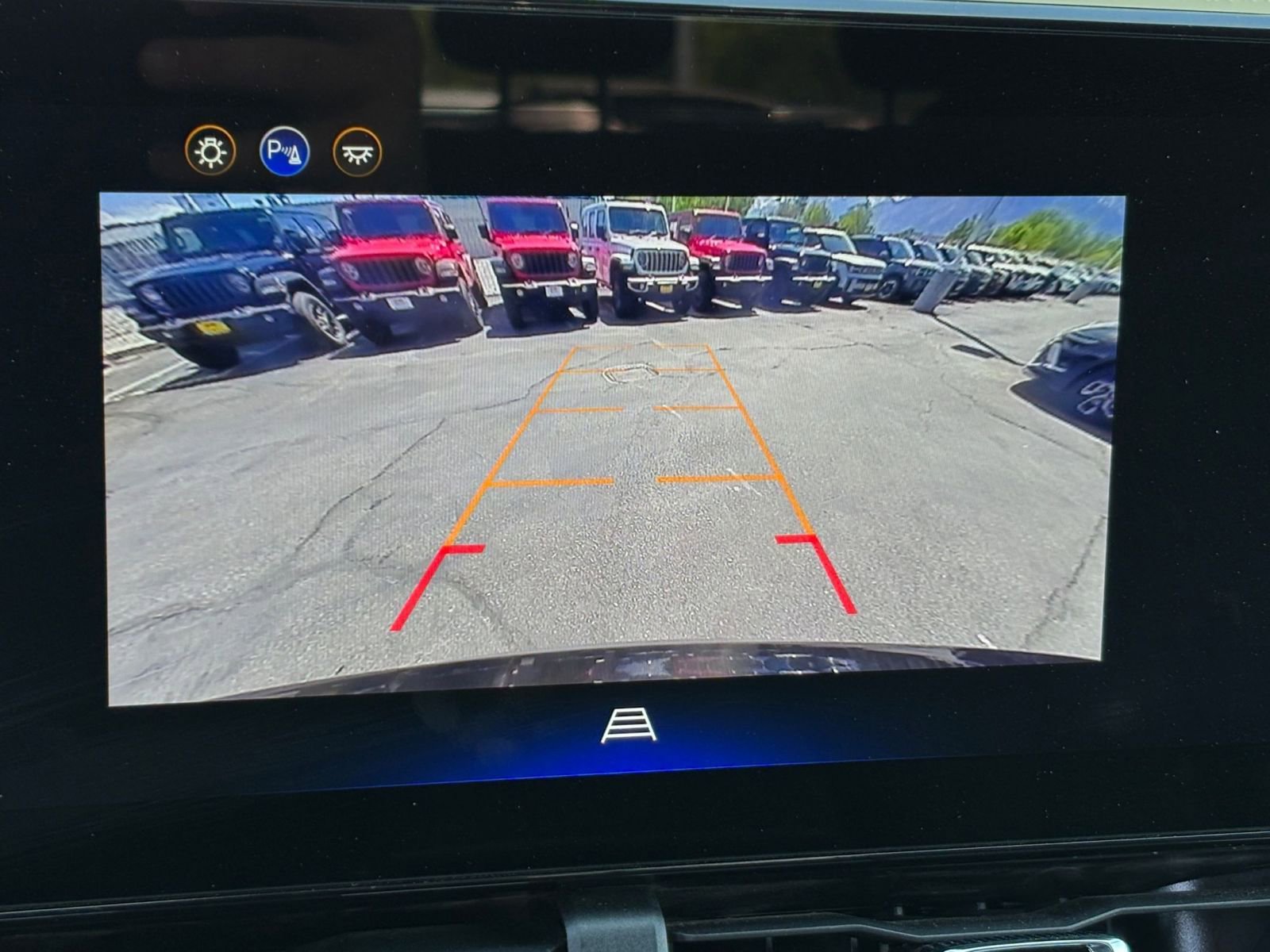 Used 2025 Chevrolet Equinox LT AWD/4WD image 24