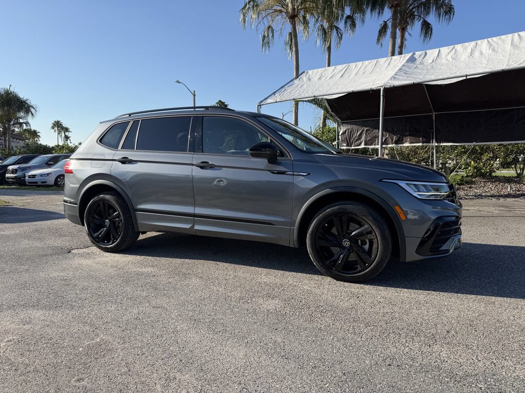 Used 2023 Volkswagen Tiguan SE R-Line FWD image 2