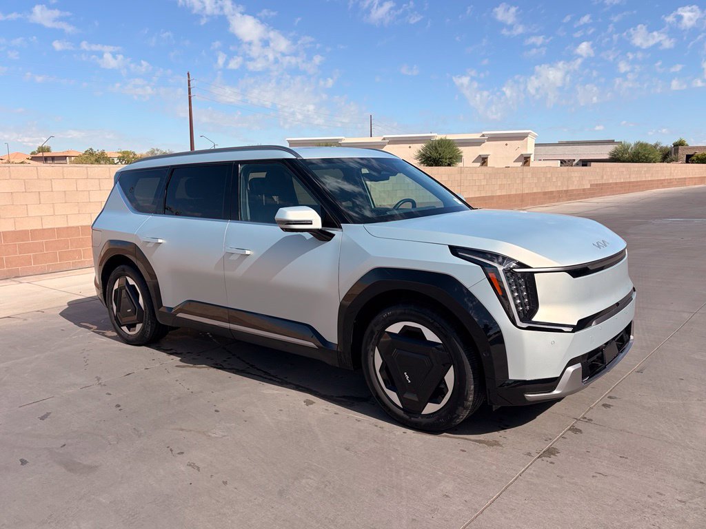 Used 2024 Kia EV9 Land AWD/4WD image 5