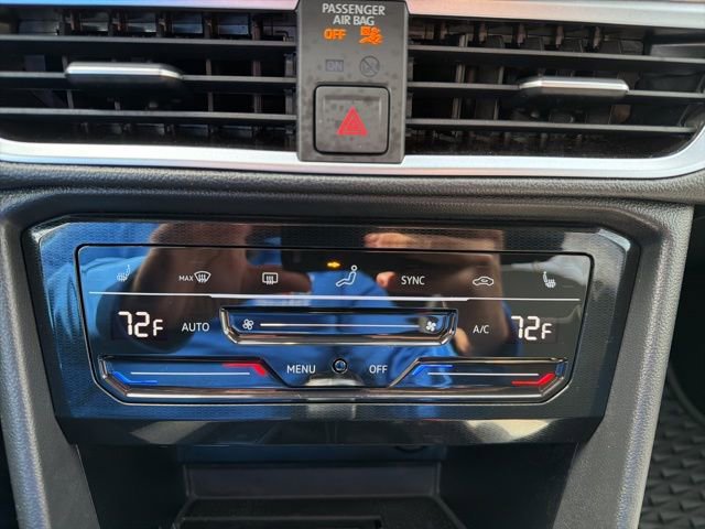 Certified 2025 Volkswagen Taos SE image 13