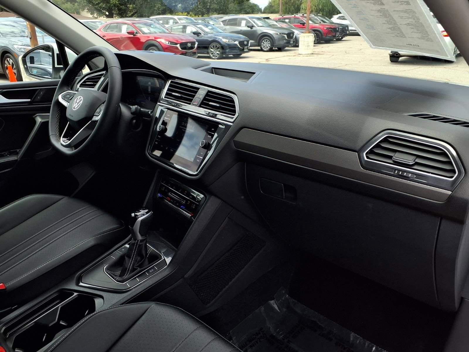 Certified 2023 Volkswagen Tiguan SE FWD image 24