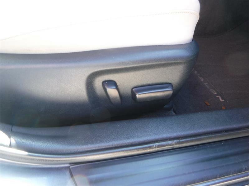 Used 2013 Toyota Avalon image 5