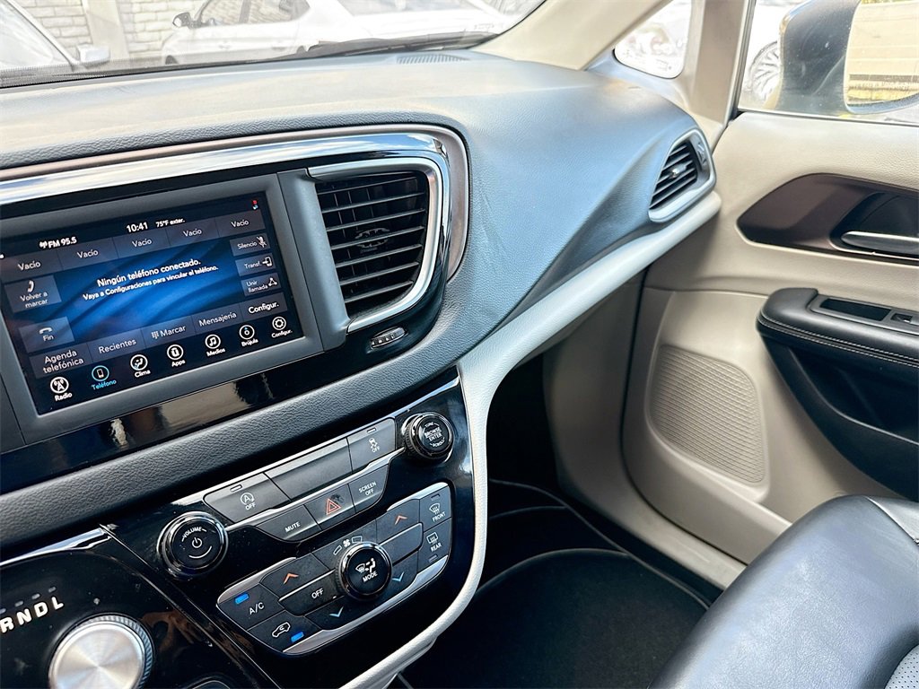 Used 2021 Chrysler Voyager Lxi image 25