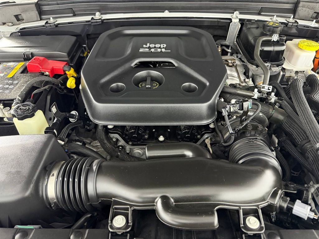 Used 2022 Jeep Wrangler Unlimited Sahara w/ Cold Weather Group AWD/4WD image 37