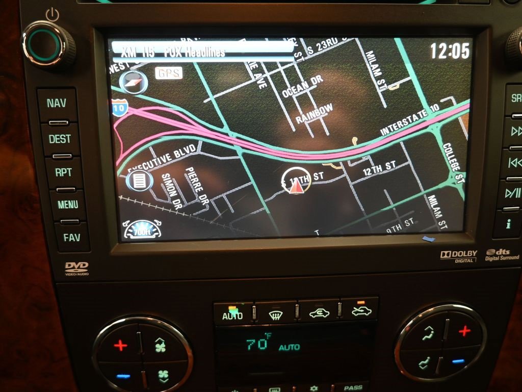 Used 2013 Chevrolet Avalanche LTZ image 6