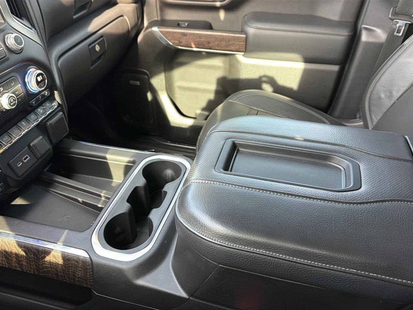 Used 2022 GMC Sierra 2500 Denali w/ Denali Black Diamond Edition image 20