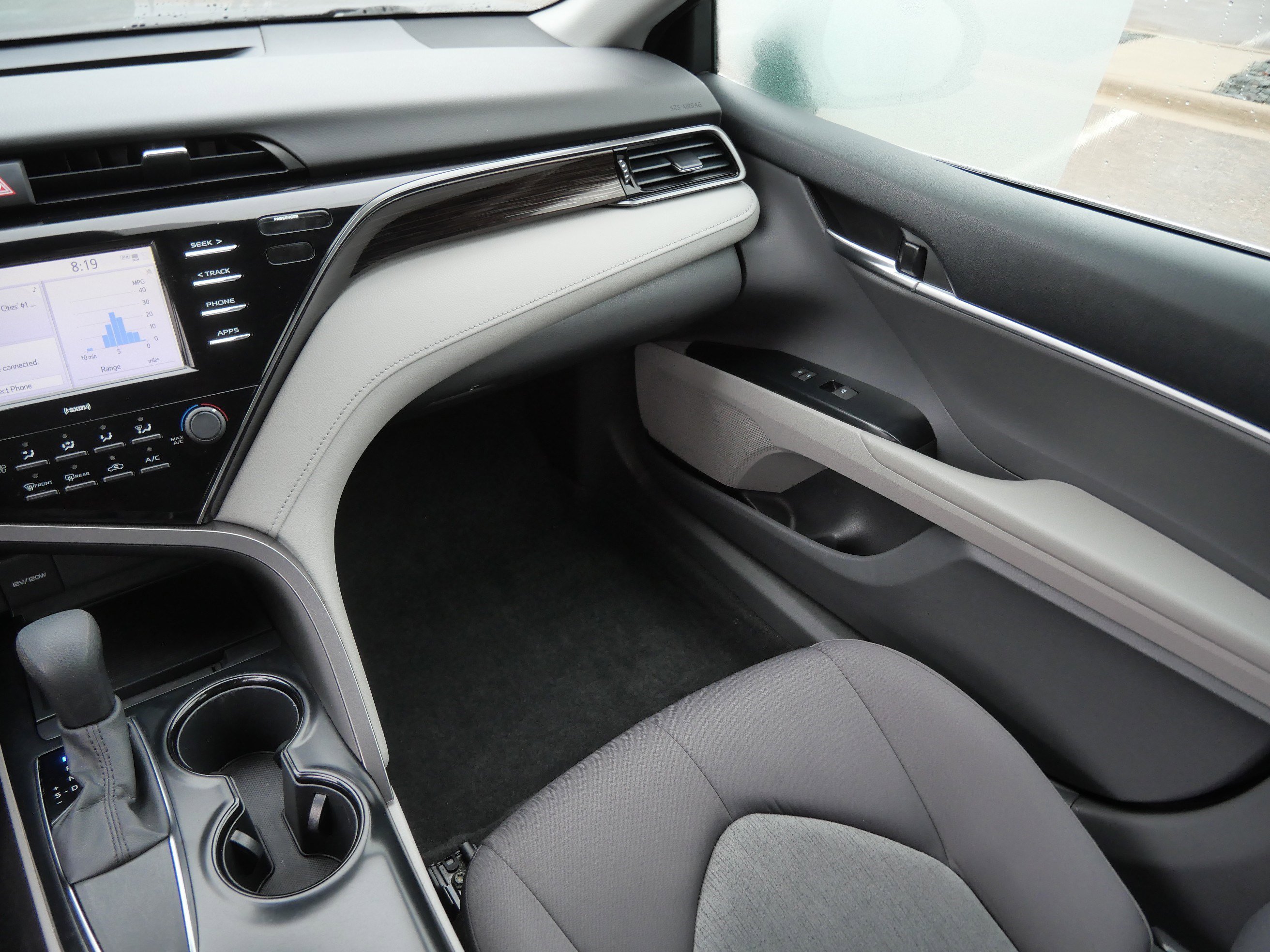 Certified 2020 Toyota Camry LE image 11