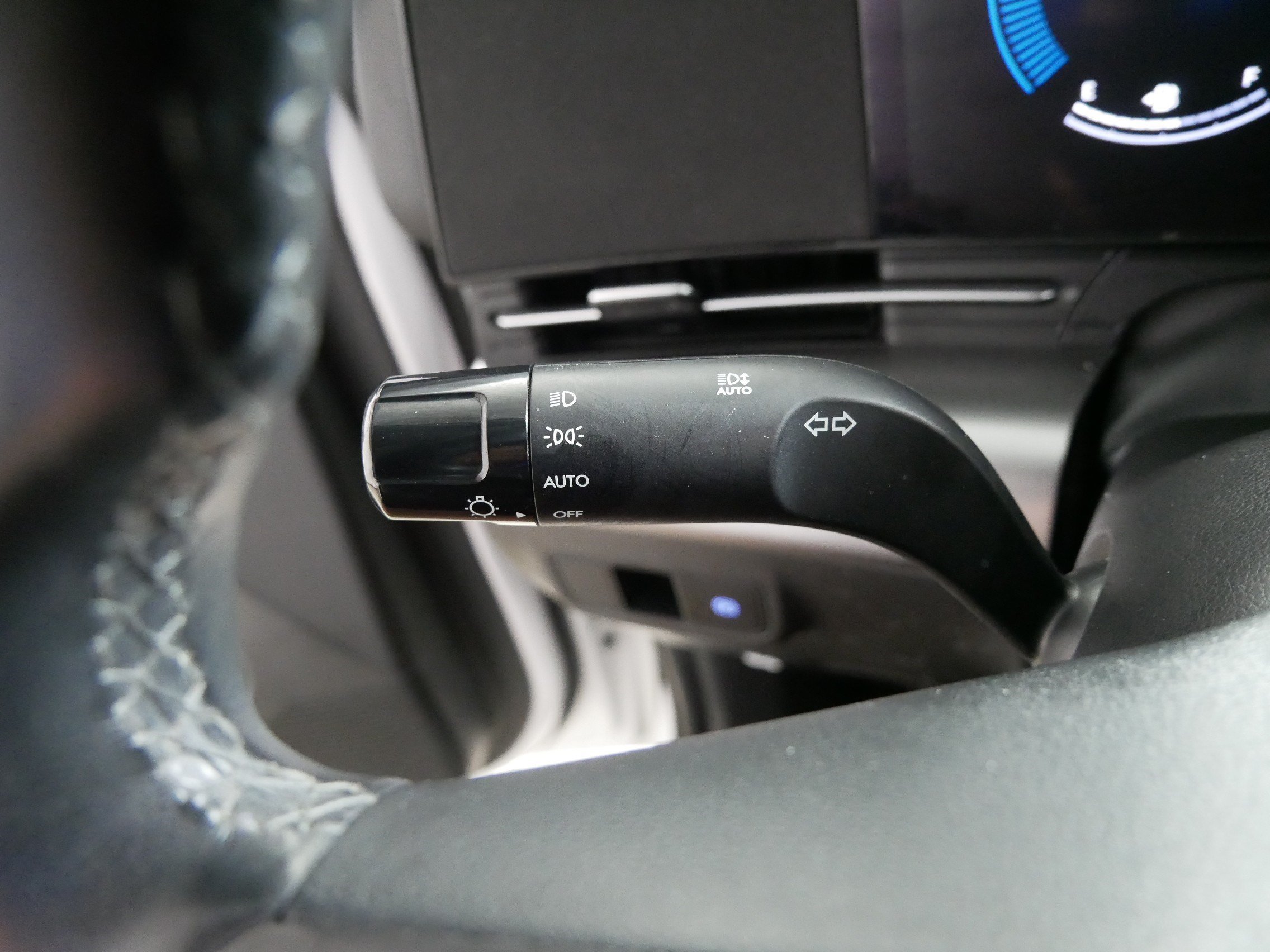 Used 2025 Hyundai Kona SEL AWD/4WD image 32