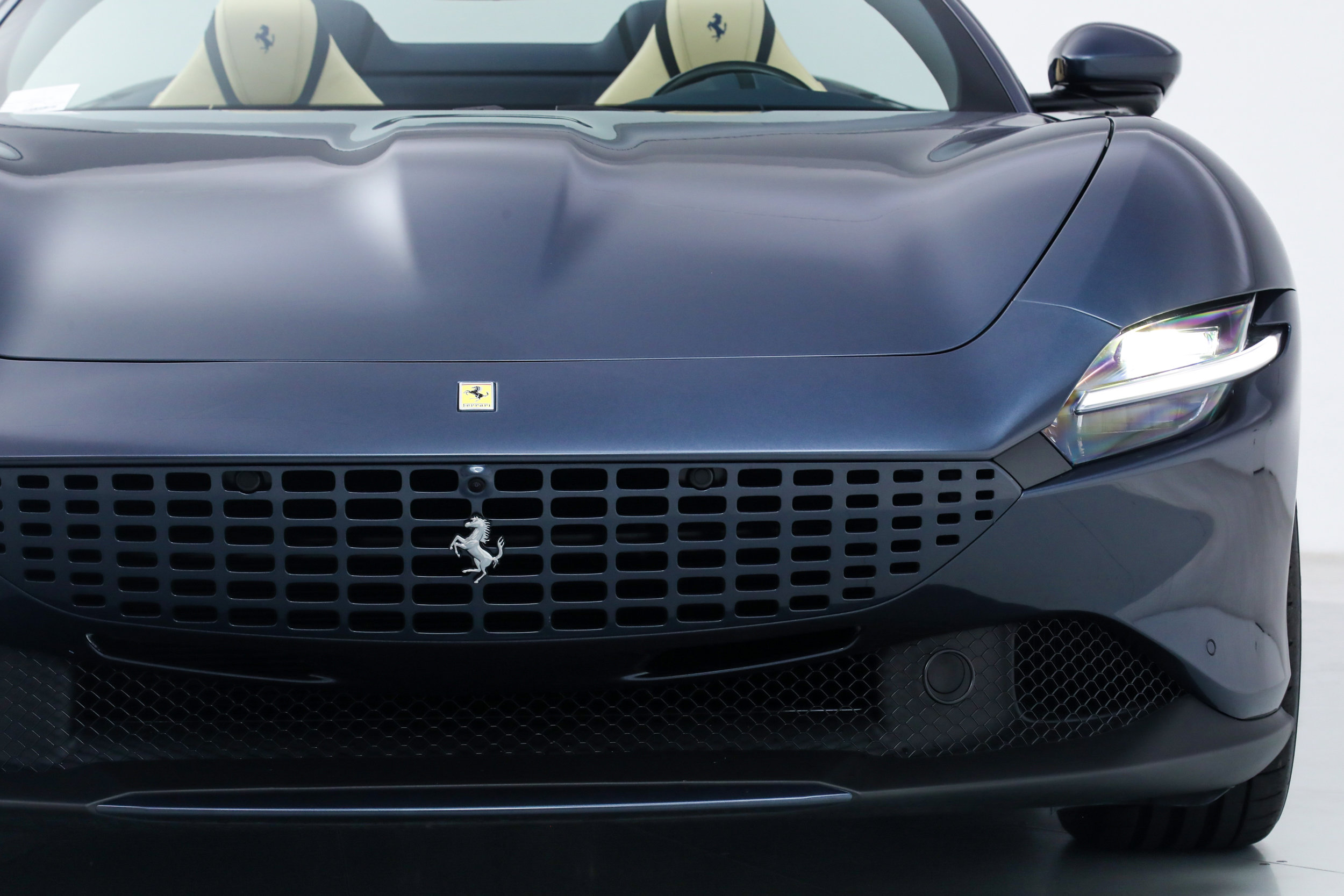 Certified 2025 Ferrari Roma Spider RWD image 14