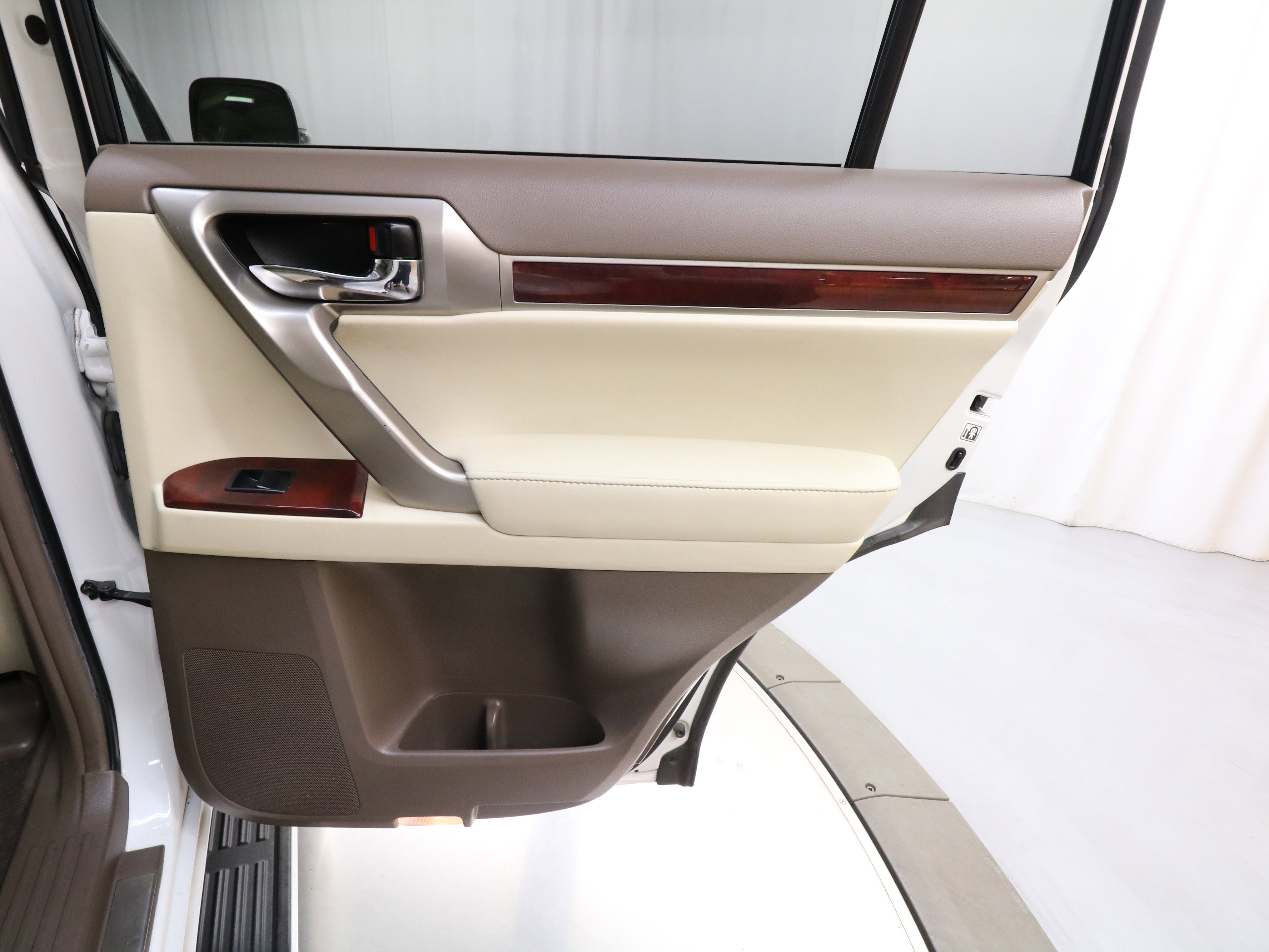 Used 2013 Lexus GX 460 image 23