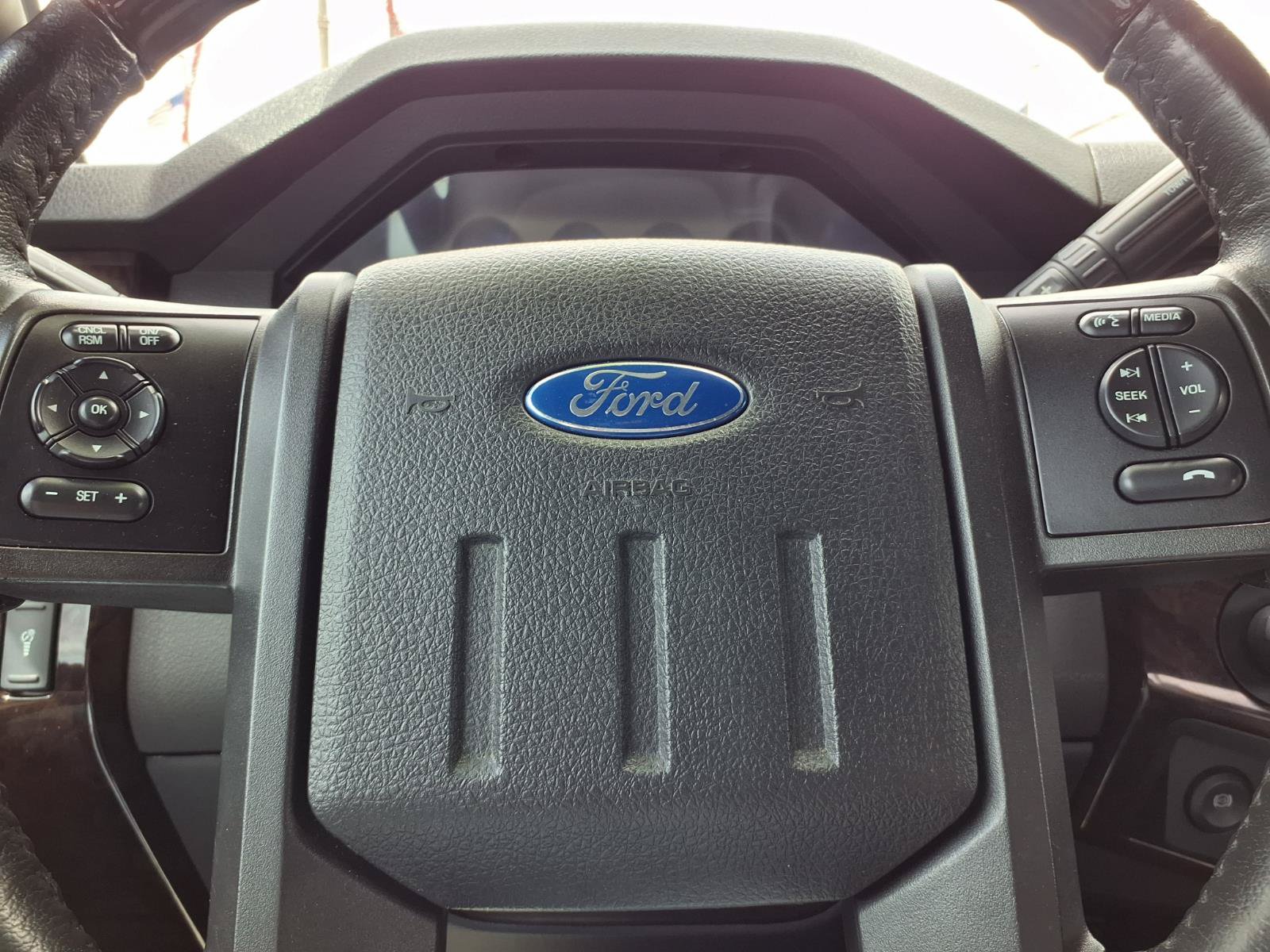 Used 2015 Ford F350 Platinum w/ Snow Plow Prep Package AWD/4WD image 19