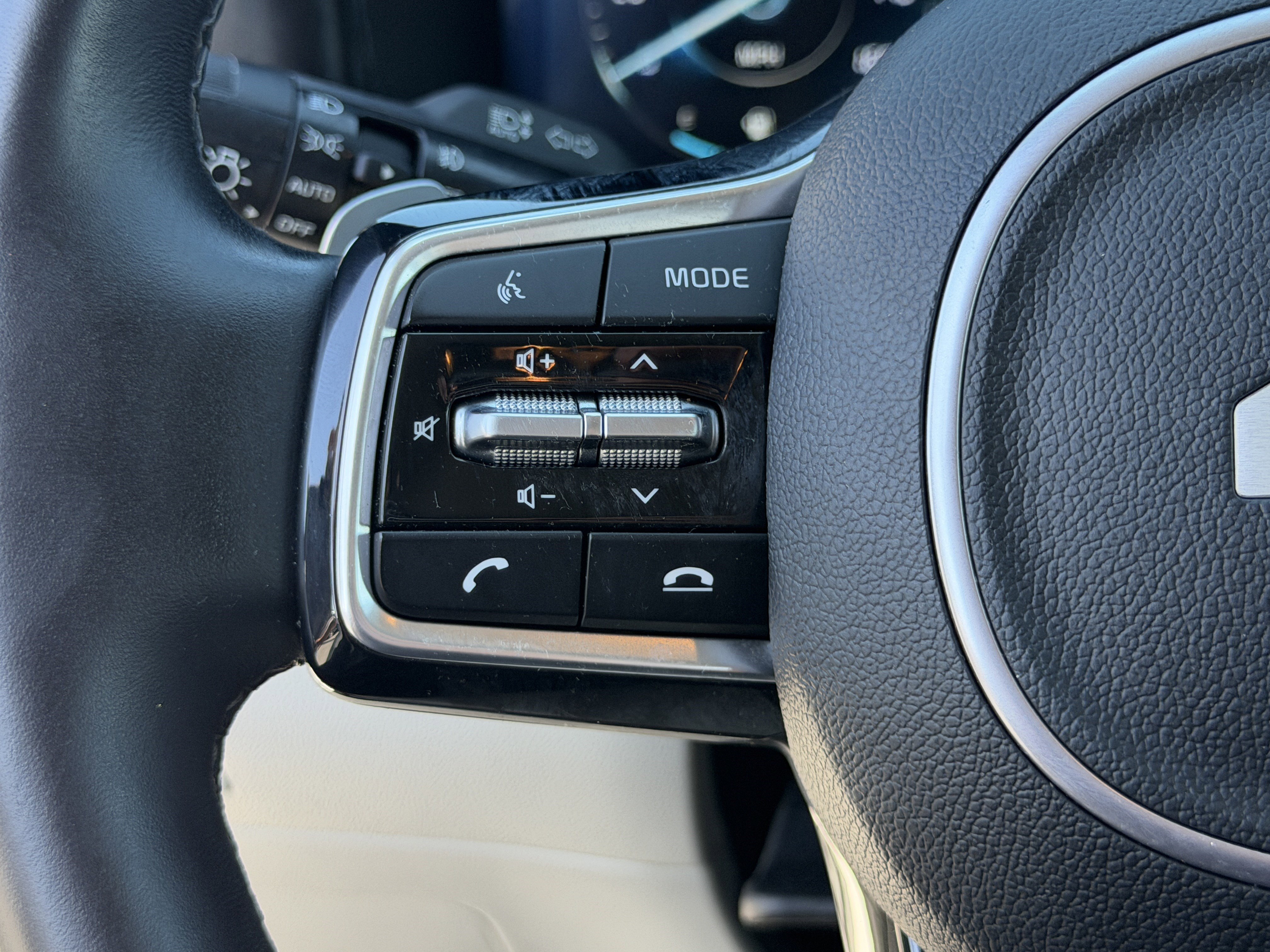 Certified 2024 Kia Sorento SX Prestige AWD/4WD image 19