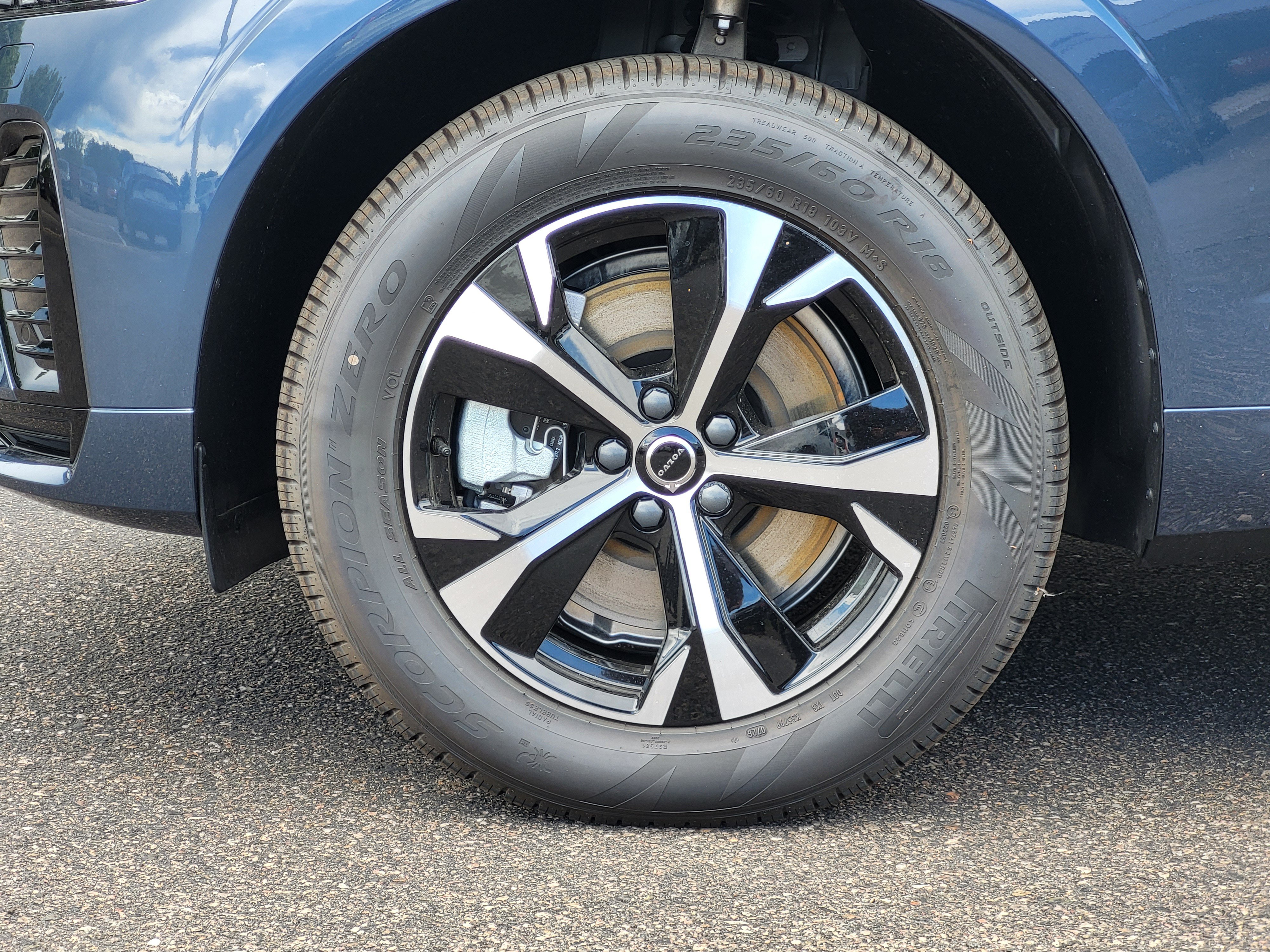 New 2026 Volvo XC60 T8 Core w/ Protection Package Premier AWD/4WD image 7