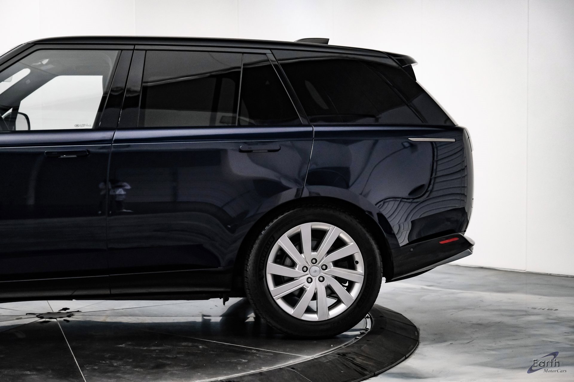 Used 2023 Land Rover Range Rover SE image 7