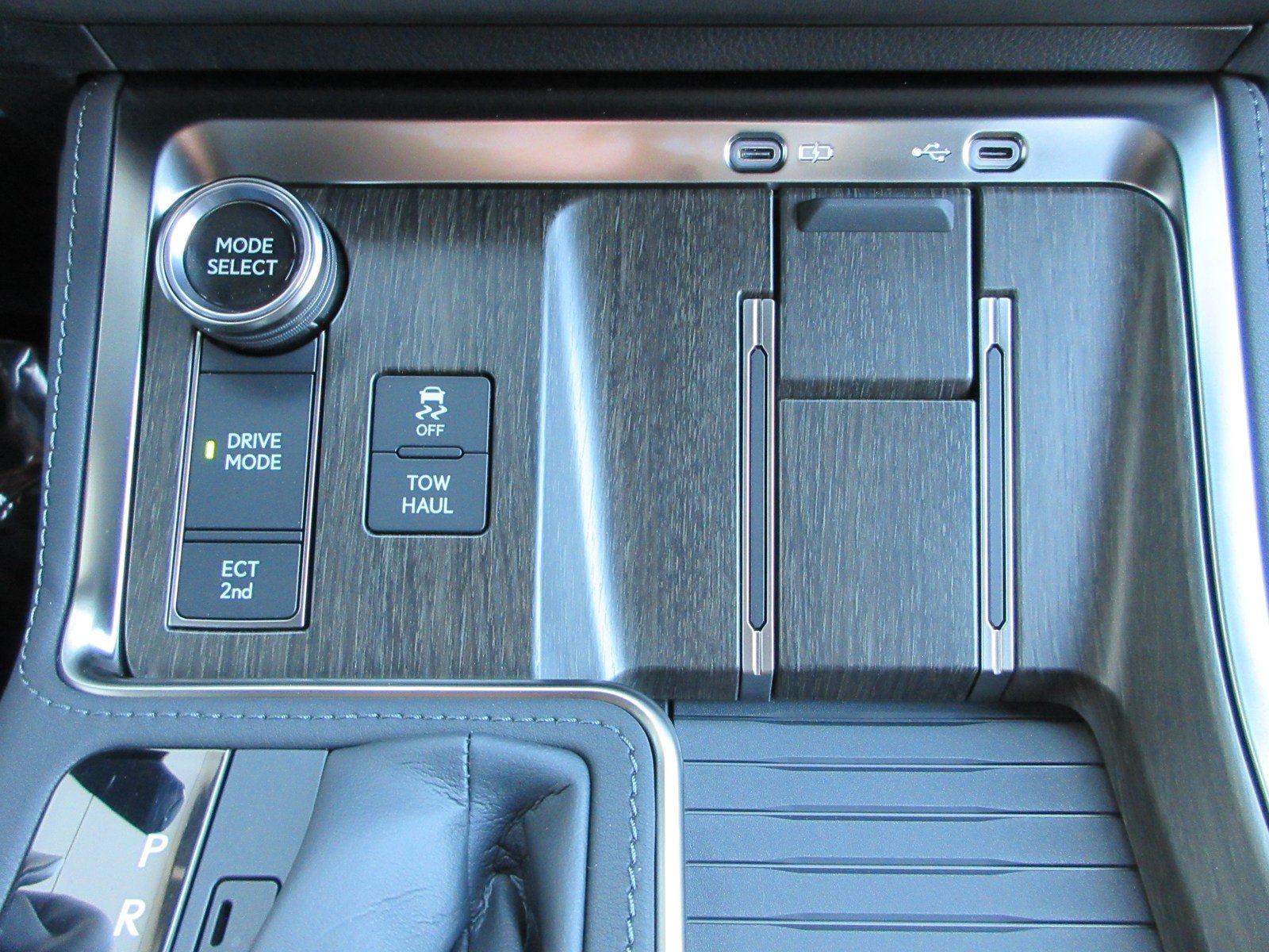 Used 2026 Lexus GX 550 w/ Accessory Package (2T) AWD/4WD image 49