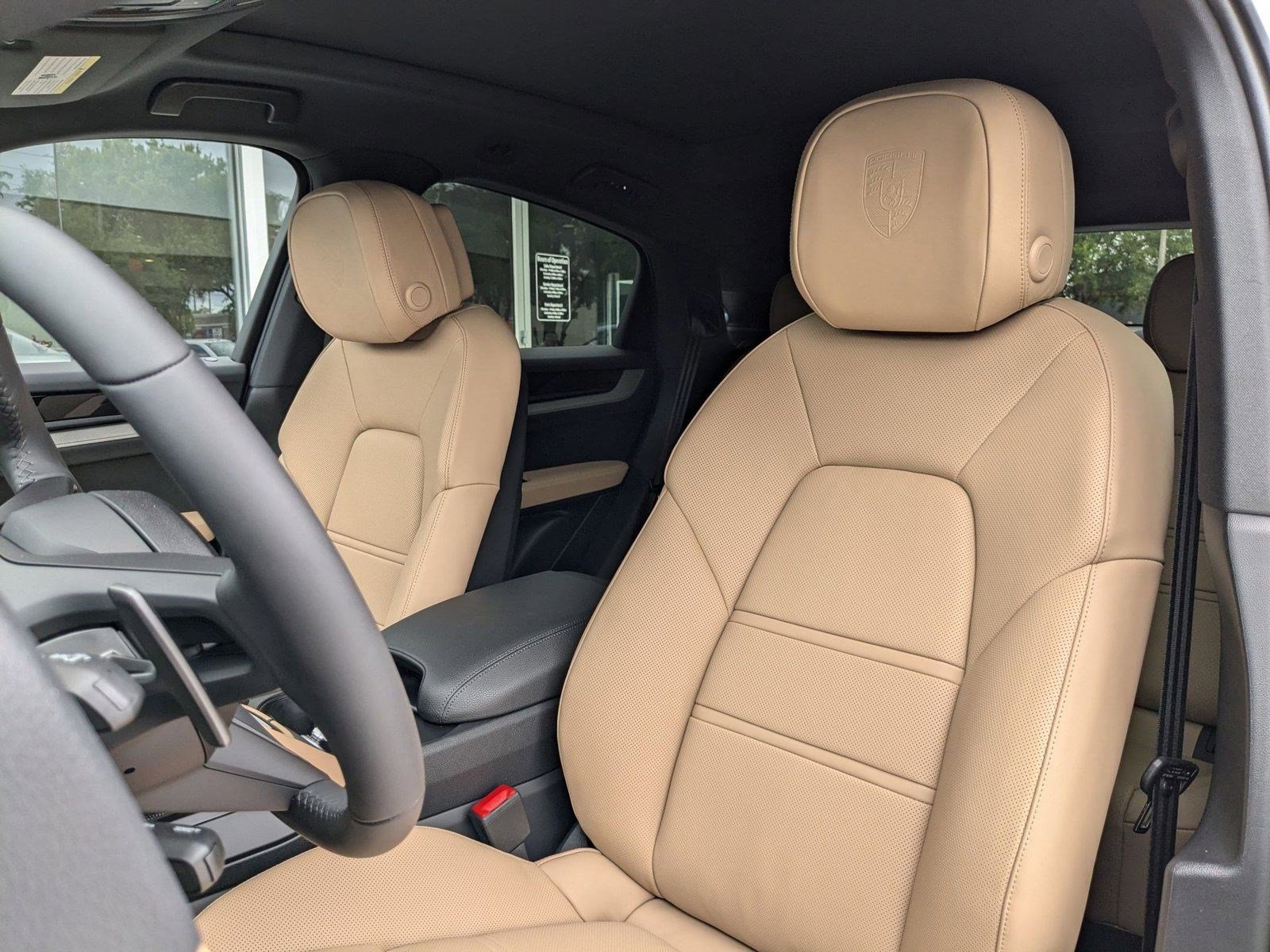 Certified 2025 Porsche Cayenne E-Hybrid image 6