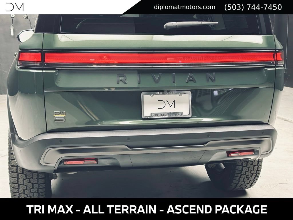 Used 2025 Rivian R1S Premium AWD/4WD image 15