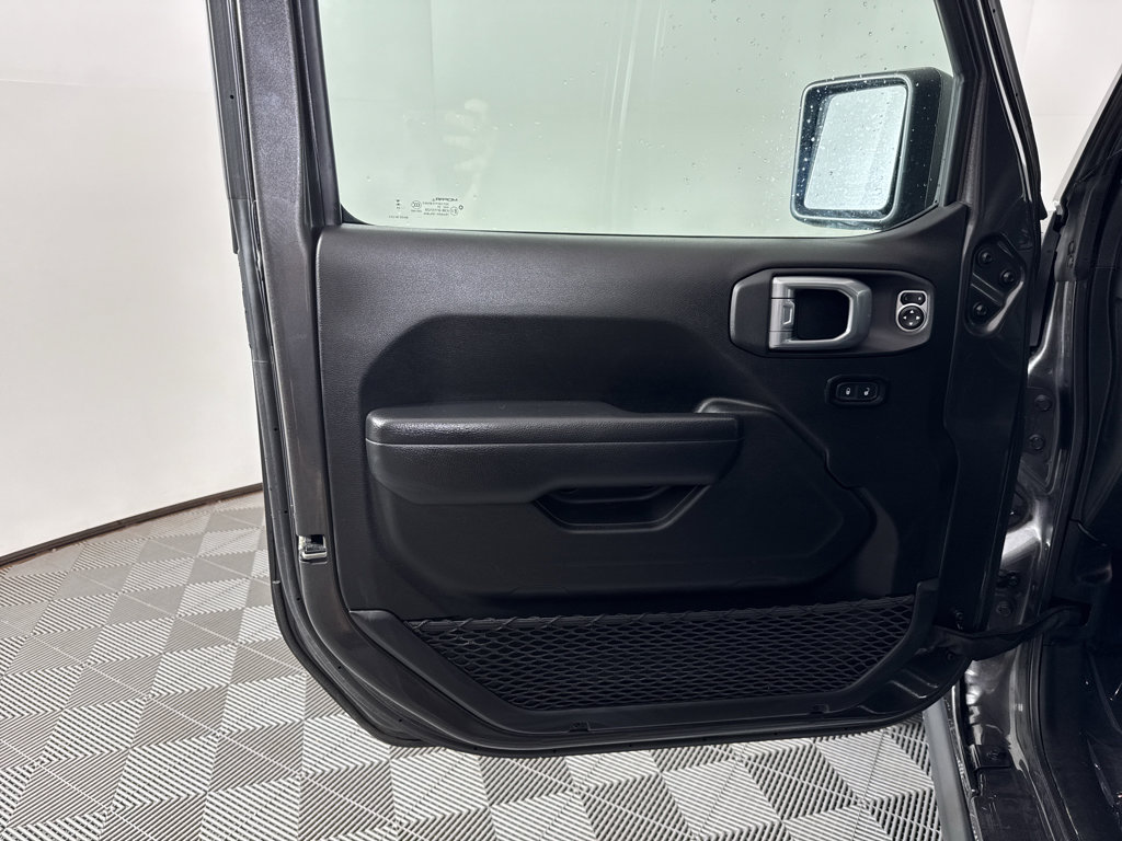 Used 2024 Jeep Wrangler Unlimited Rubicon 4xe image 28