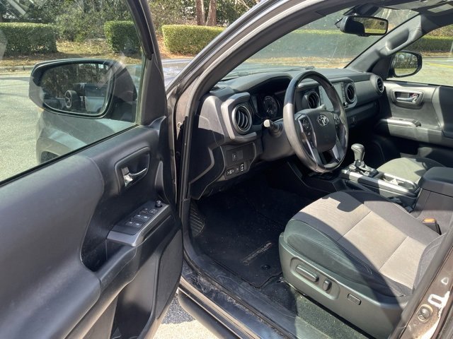 Used 2021 Toyota Tacoma TRD Sport w/ Technology Package image 4