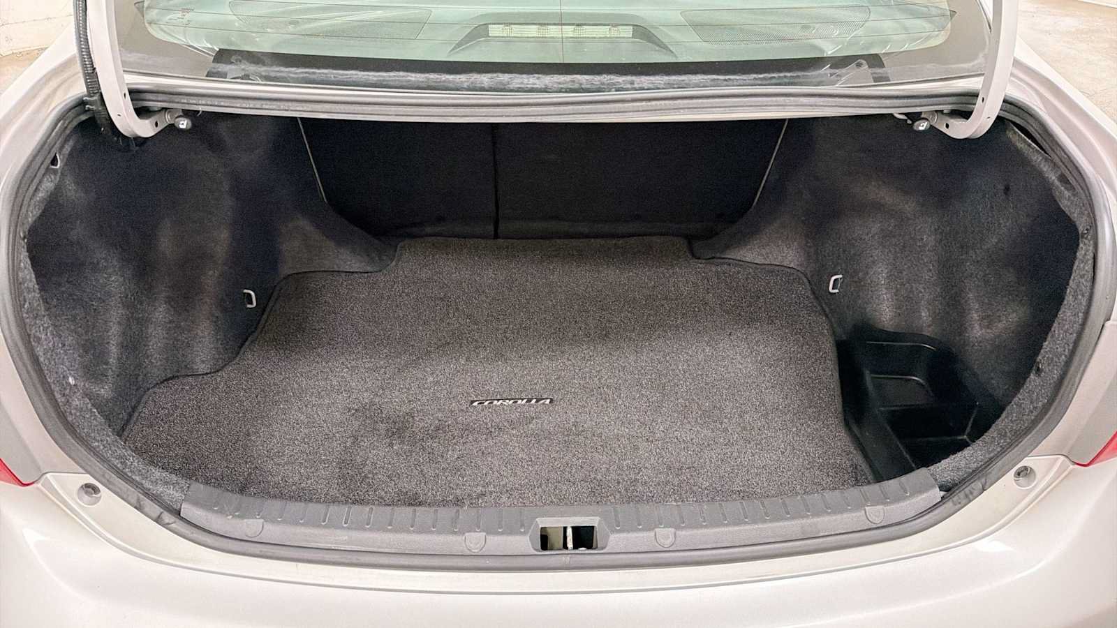 Used 2010 Toyota Corolla LE FWD image 25