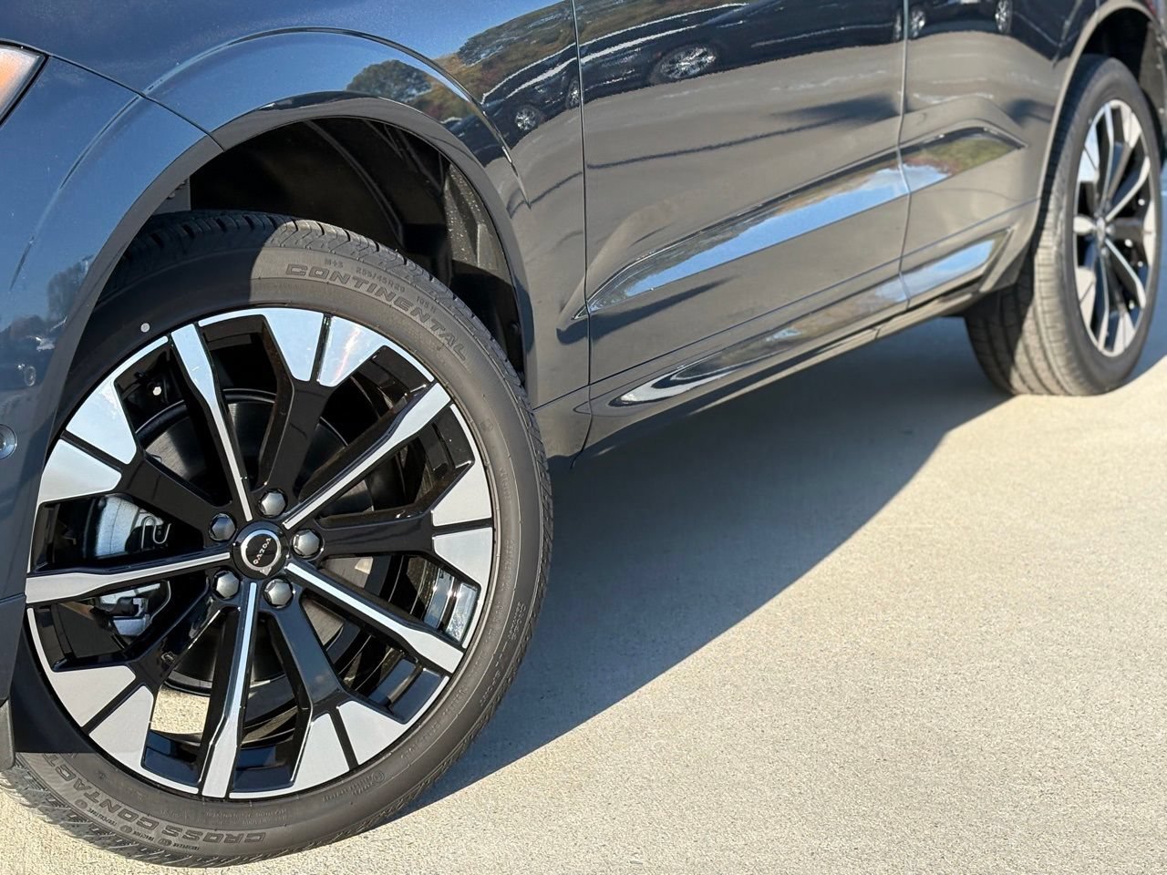 New 2026 Volvo XC60 B5 Plus w/ Protection Package Premier AWD/4WD image 8