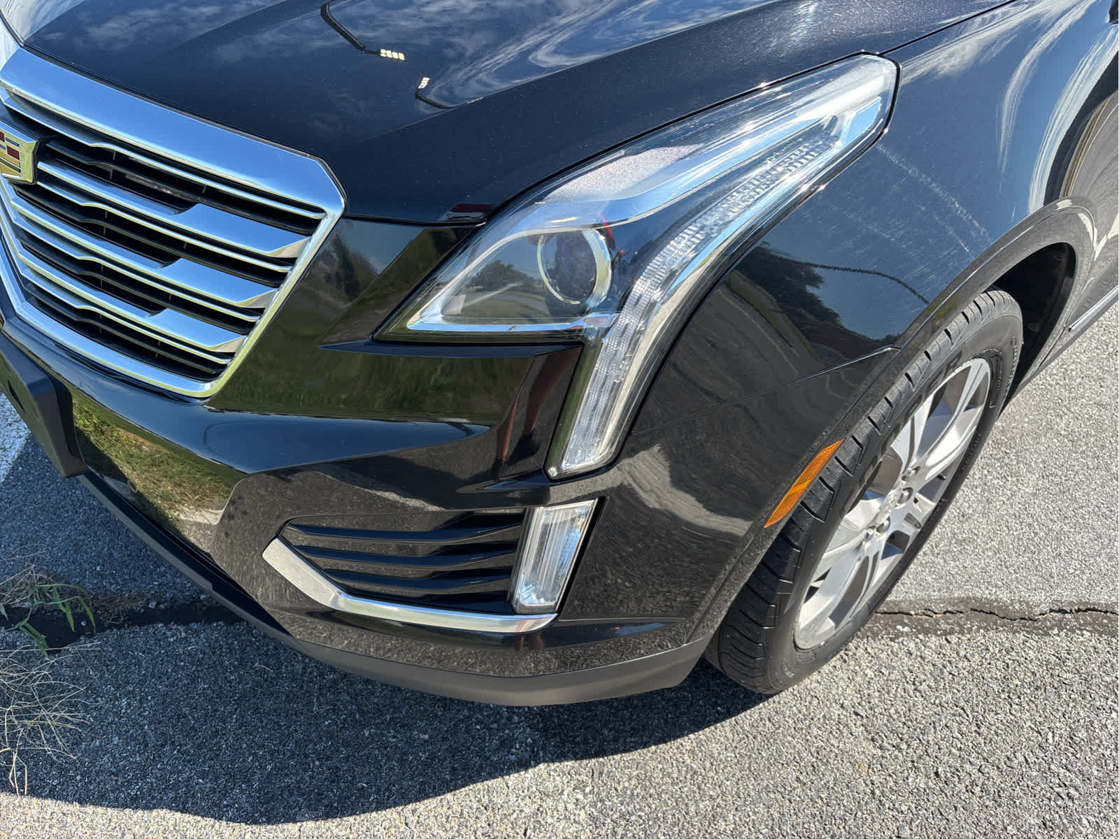 Used 2017 Cadillac XT5 Luxury w/ Driver Awareness Package AWD/4WD image 14