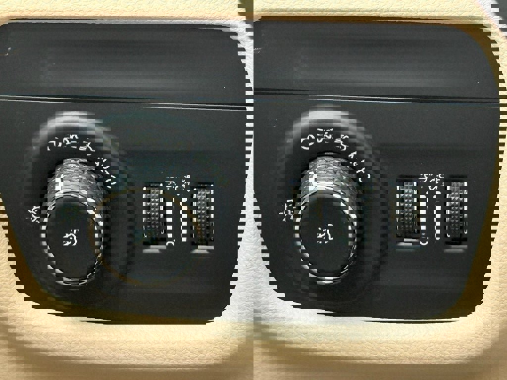 Used 2022 Jeep Grand Cherokee Limited image 19