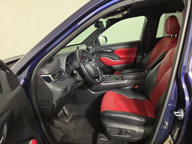 Used 2021 Toyota Highlander XSE AWD/4WD image 13