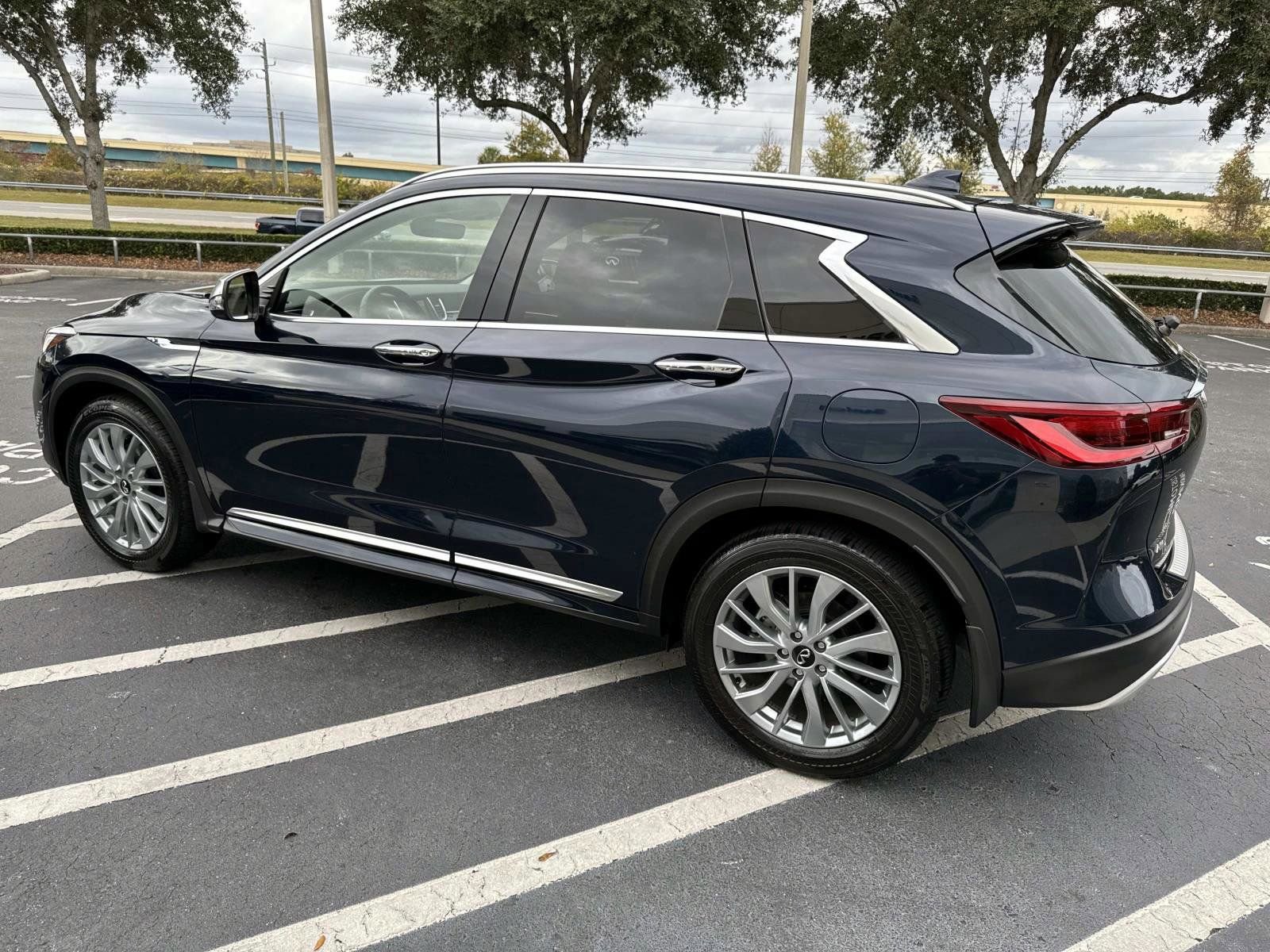 Certified 2025 INFINITI QX50 Luxe w/ Accent Package image 4