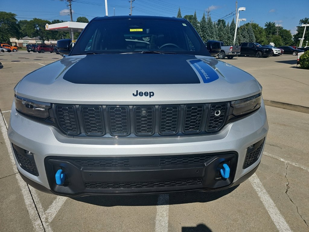 Certified 2024 Jeep Grand Cherokee Trailhawk w/ Advanced Protech Group II AWD/4WD image 6