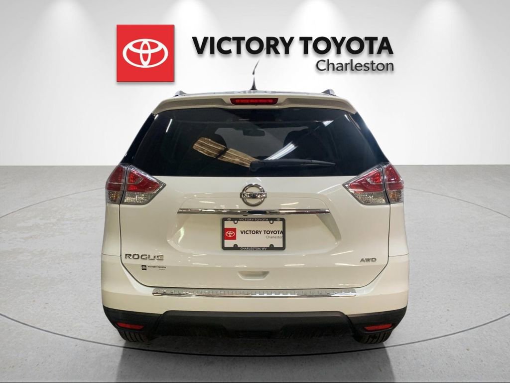 Used 2016 Nissan Rogue S w/ Appearance Package image 4