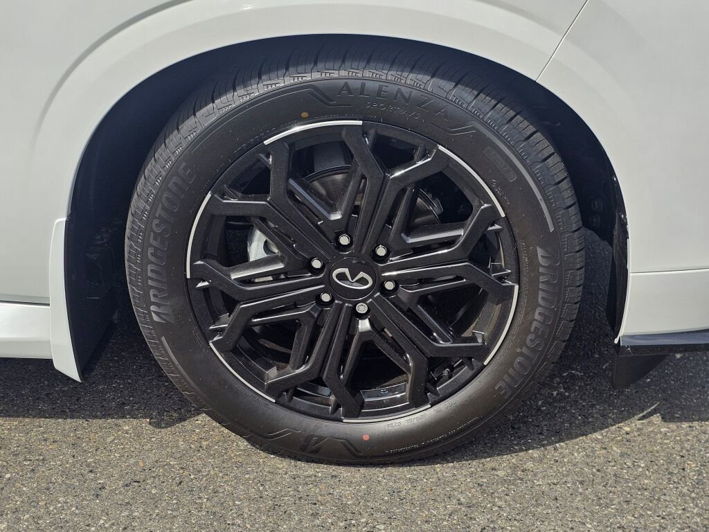 New 2026 INFINITI QX80 4WD image 9