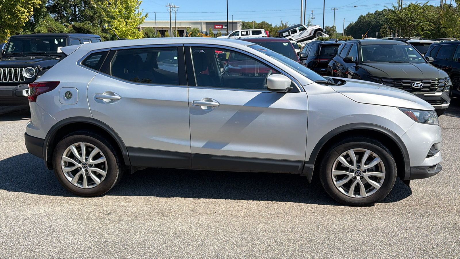 Used 2022 Nissan Rogue Sport S FWD image 7