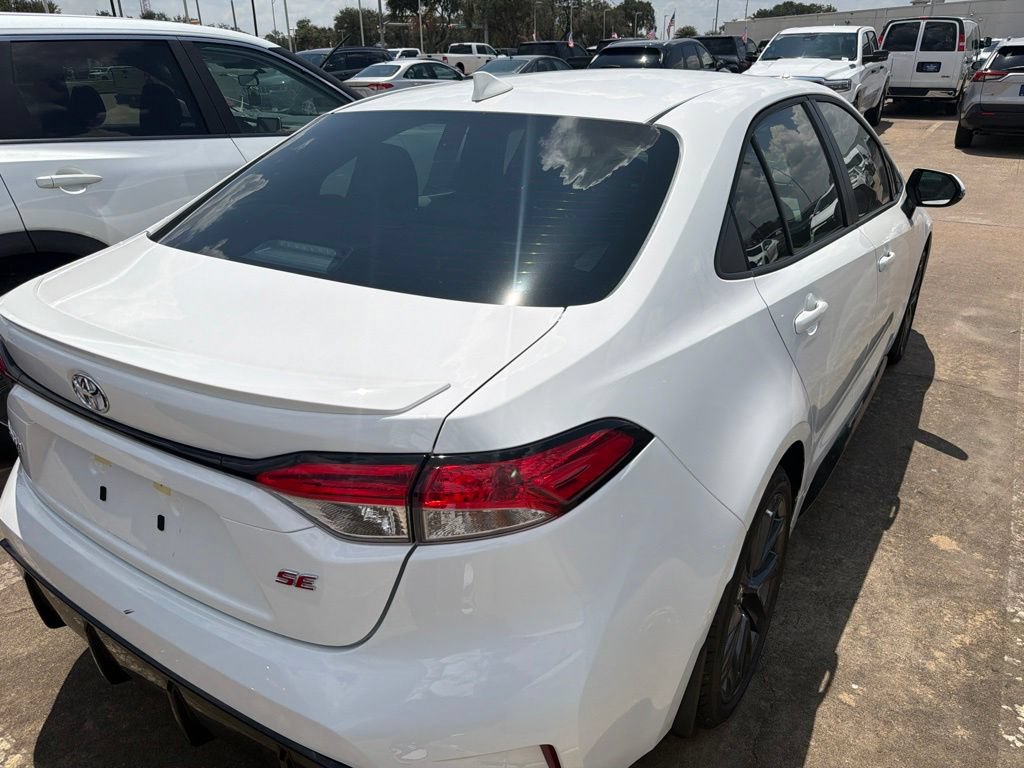 Used 2026 Toyota Corolla SE FWD image 5