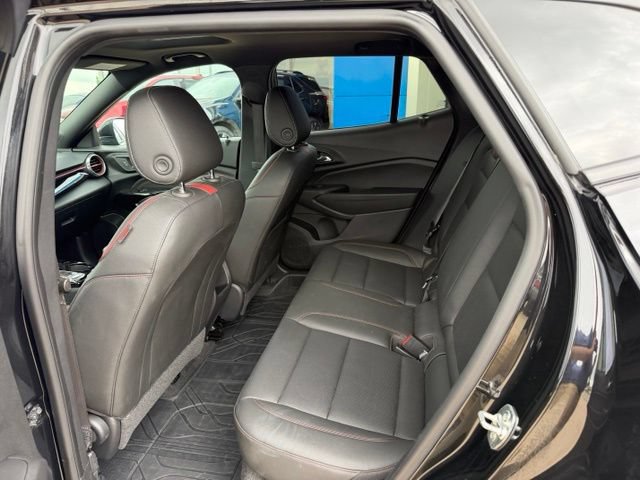 Used 2024 Chevrolet Trax RS w/ Sunroof Package FWD image 20