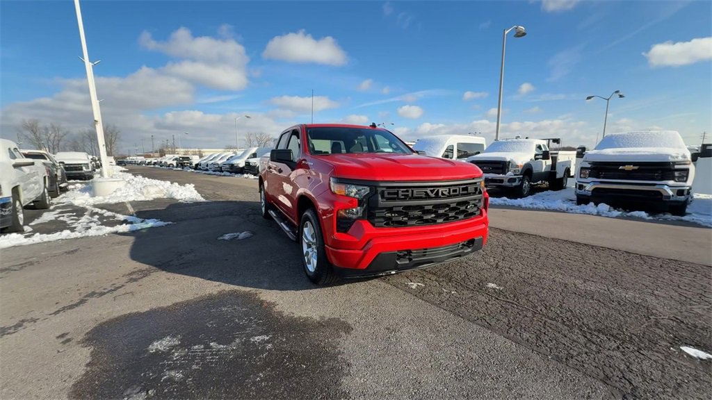 Used 2022 Chevrolet Silverado 1500 Custom image 2