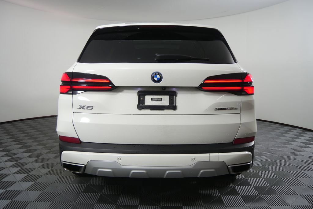 Certified 2024 BMW X5 xDrive50e w/ Premium Package AWD/4WD image 4