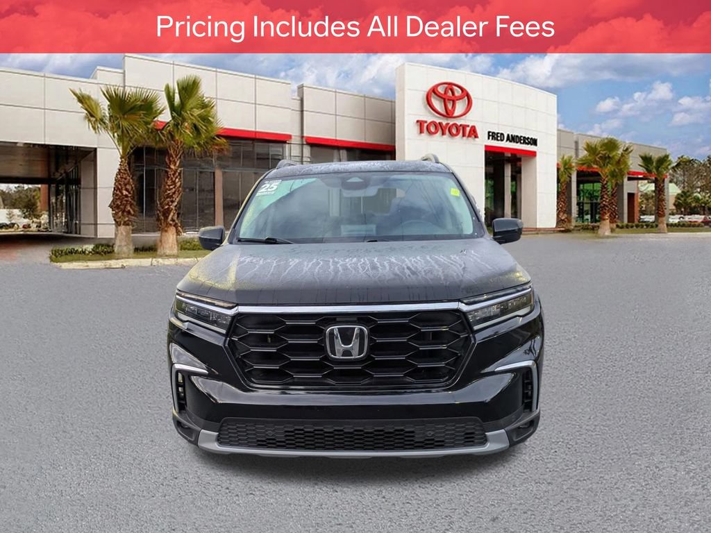 Used 2025 Honda Pilot Touring image 9