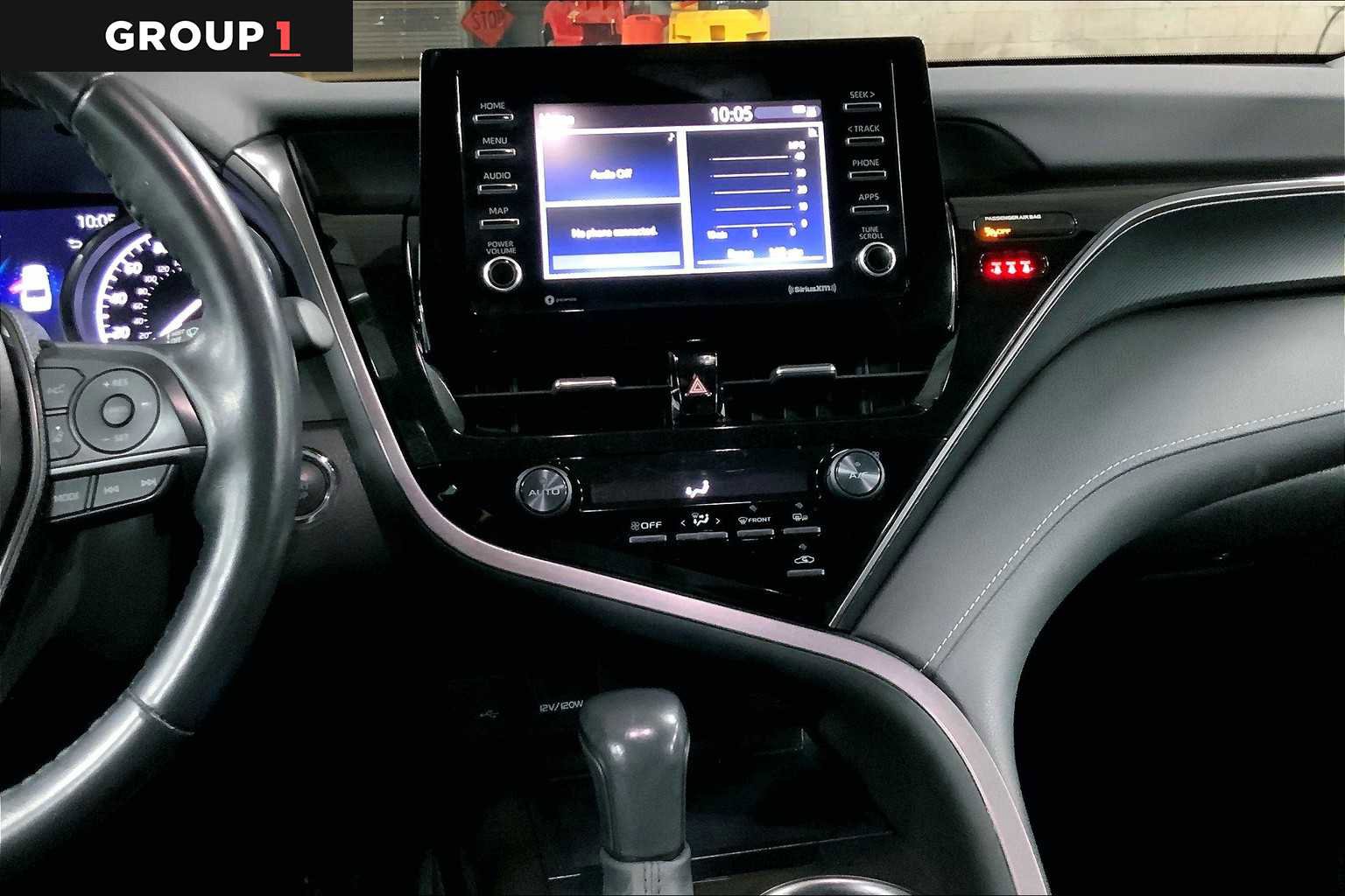 Used 2021 Toyota Camry SE w/ Cold Weather Package image 6