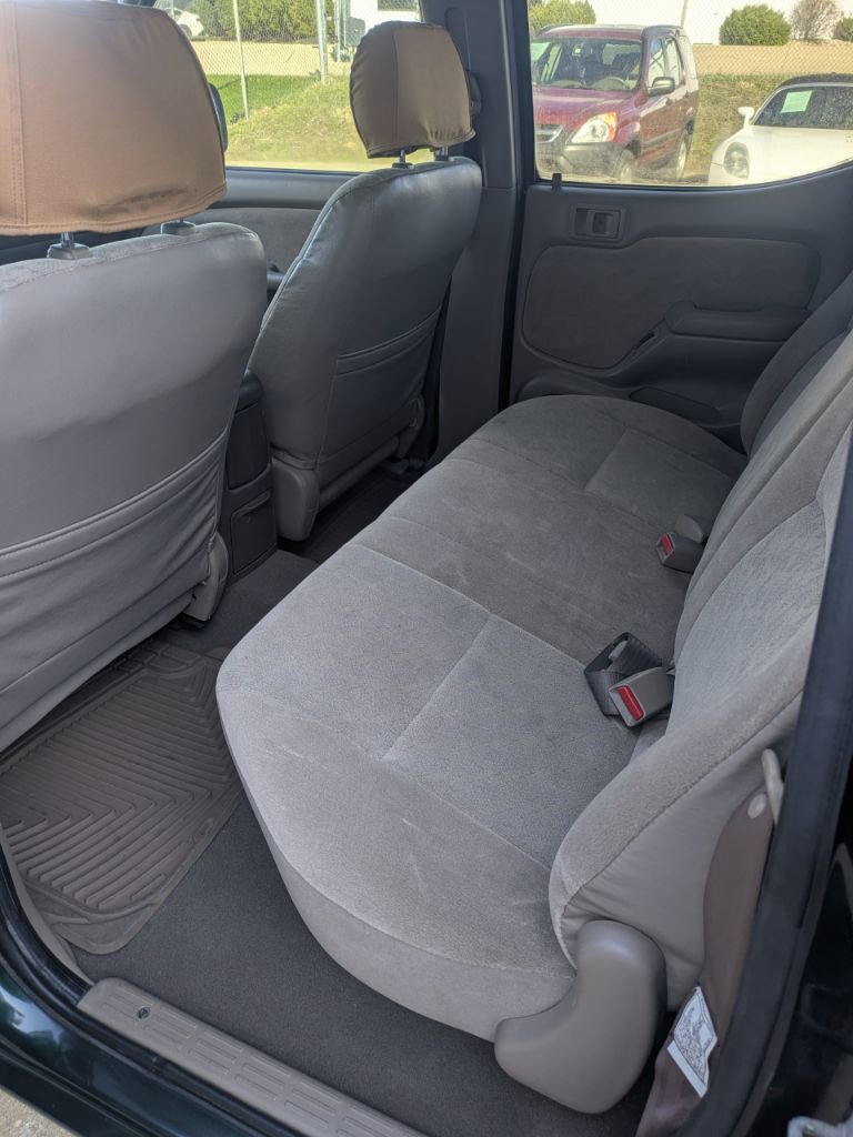 Used 2002 Toyota Tacoma w/ SR5 Package image 11